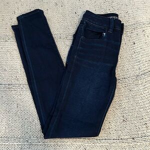 American Eagle, size 00, straight leg, perfect condition.